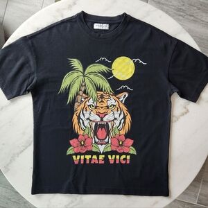 Vitae Vici retro tropical tiger graphic t-shirt  Nwt!